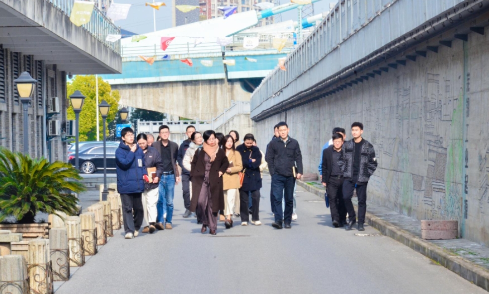 “走進(jìn)園區(qū)，共享未來”鏡湖區(qū)高層次人才服務(wù)企業(yè)雙向促進(jìn)對接交流活動在園舉辦